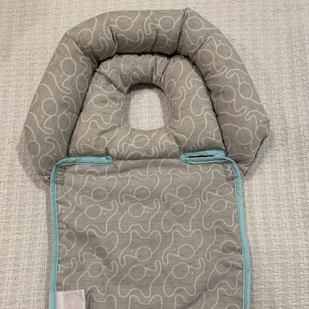 Like new Boppy Head Support - Noggin Nest